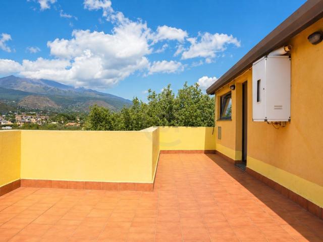 Appartamento in vendita di 80 m² in Via Lavina, 350