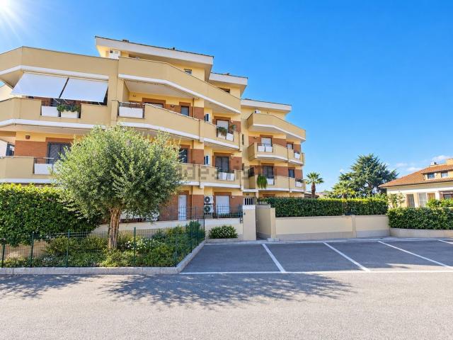 Appartamento in vendita di 80 m² in Via Luciano Massimo Consoli, 4