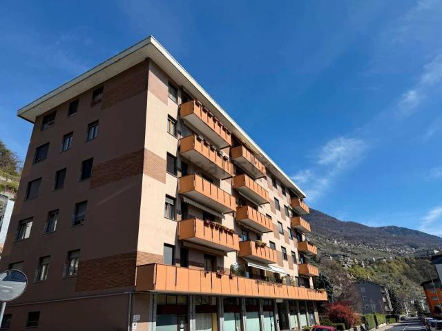 Appartamento in vendita di 80 m² in Via Lusardi