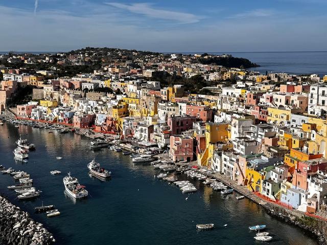 Appartamento in vendita di 80 m² in Via Marina di Corricella, 75