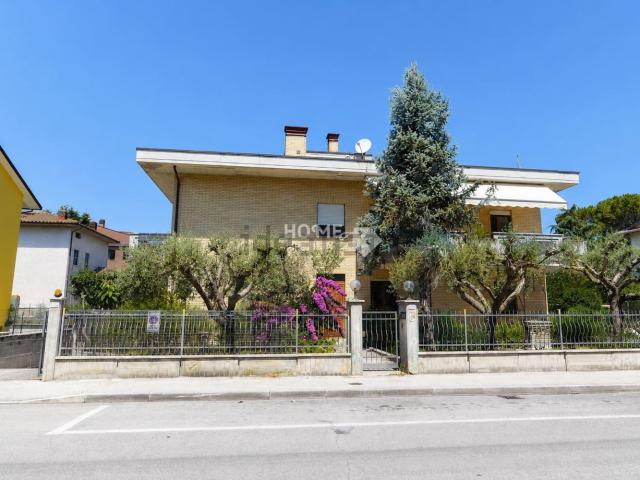 Appartamento in vendita di 80 m² in Via Menichelli