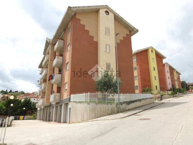 Appartamento in vendita di 80 m² in Via Michele Camposarcuno, 25