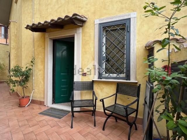 Appartamento in vendita di 80 m² in Via Monticelli, 2