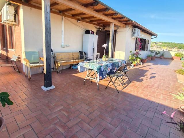 Appartamento in vendita di 80 m² in Via Nettunense, 215