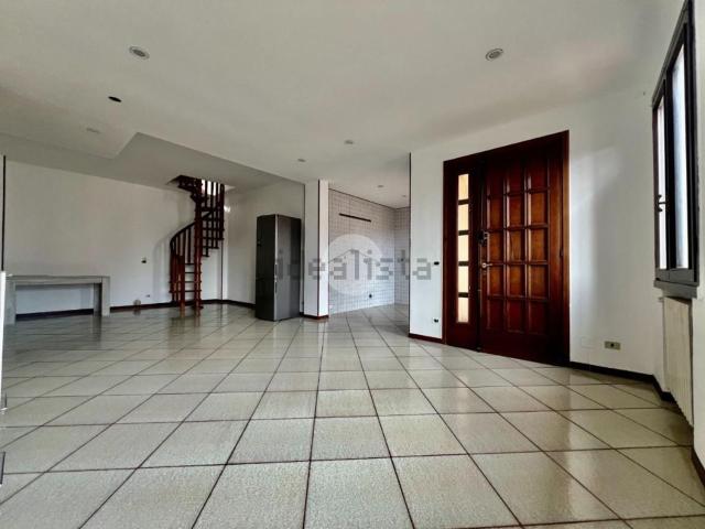 Appartamento in vendita di 80 m² in Via Padova, 184