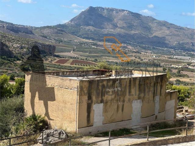 Appartamento in vendita di 80 m² in Via Padre Francesco Randazzo, 37