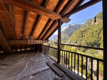 Appartamento in vendita di 80 m² in Via Piè di Riva