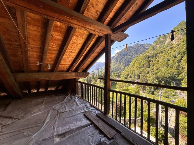 Appartamento in vendita di 80 m² in Via Piè di Riva