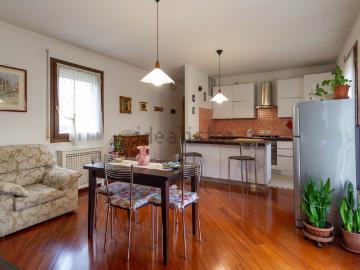 Appartamento in vendita di 80 m² in Via Piraghetto, 12