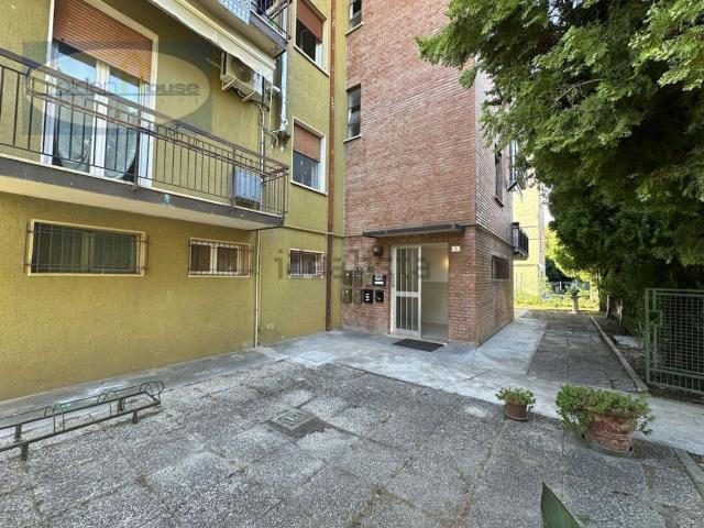 Appartamento in vendita di 80 m² in Via Prov. Circonvallazione, 99