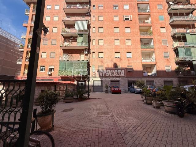 Appartamento in vendita di 80 m² in Via Roberto d&apos Angiò, 17