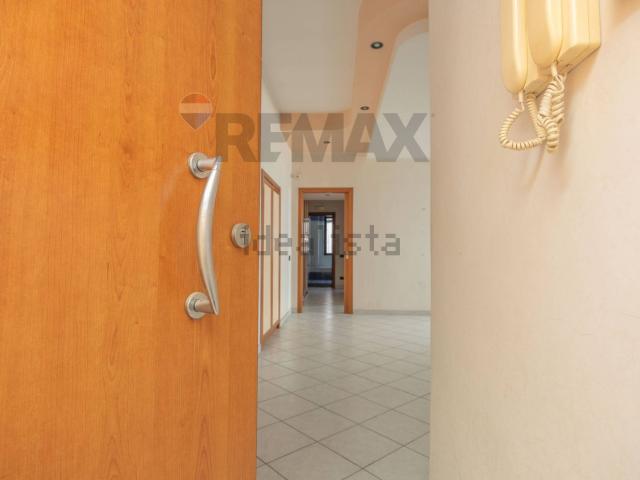 Appartamento in vendita di 80 m² in Via Salvo D&apos Acquisto, 6