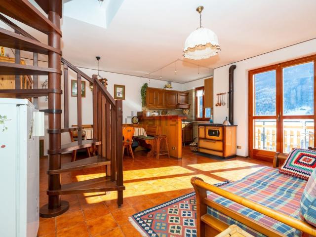 Appartamento in vendita di 80 m² in Via Silvio Pellico, 36