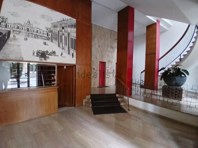 Appartamento in vendita di 80 m² in Viale Medaglie D&apos Oro, 26