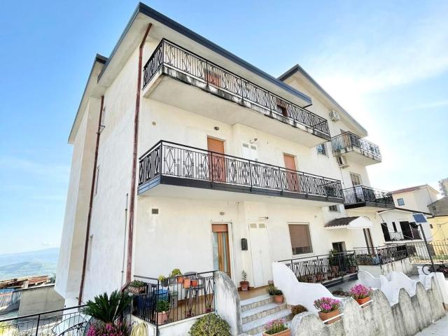 Appartamento in vendita di 80 m² in Viale Barlaam da Seminara, 61
