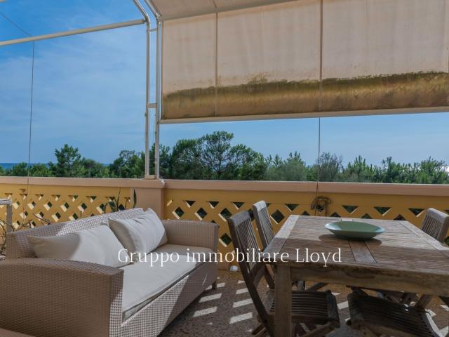Appartamento in vendita di 80 m² in Viale del Tirreno, 361