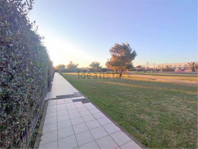 Appartamento in vendita di 80 m² in Viale del Tirreno, 86