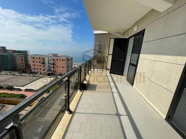 Appartamento in vendita di 80 m² in Viale del Mare