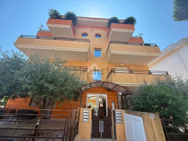 Appartamento in vendita di 80 m² in Viale Edmondo de Amicis, 33