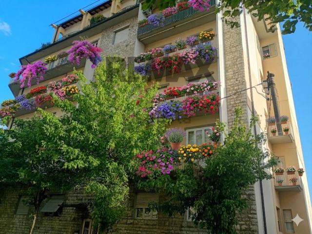 Appartamento in vendita di 80 m² in Viale Giovanni Amendola, 34