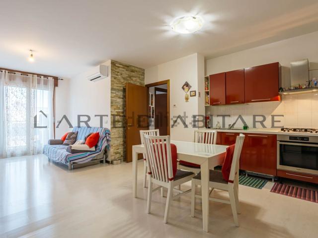 Appartamento in vendita di 81 m² in Piazza Elena Lucrezia Cornaro Piscopia, 6