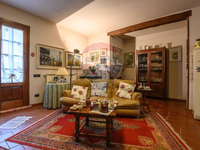 Appartamento in vendita di 81 m² in Strada Montanara Sud, 147