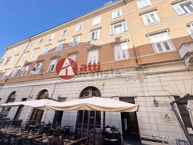 Appartamento in vendita di 81 m² in Via Torino, 21