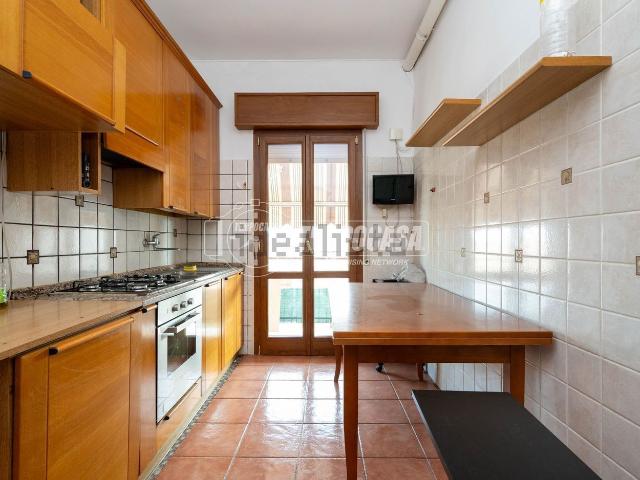 Appartamento in vendita di 81 m² in Via Ugo Foscolo