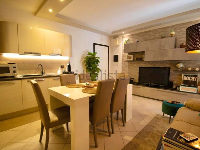 Appartamento in vendita di 81 m² in Via Adriano Zarini