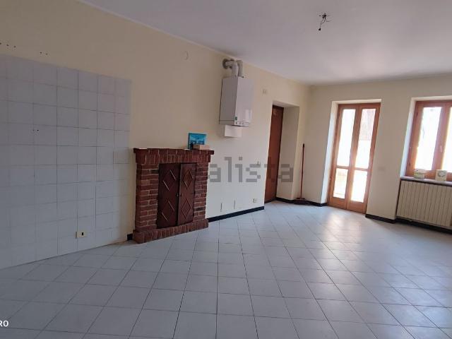 Appartamento in vendita di 81 m² in Via Alba Cortemilia, 184