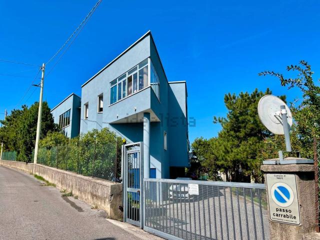 Appartamento in vendita di 81 m² in Via Cesare Rossi, 3