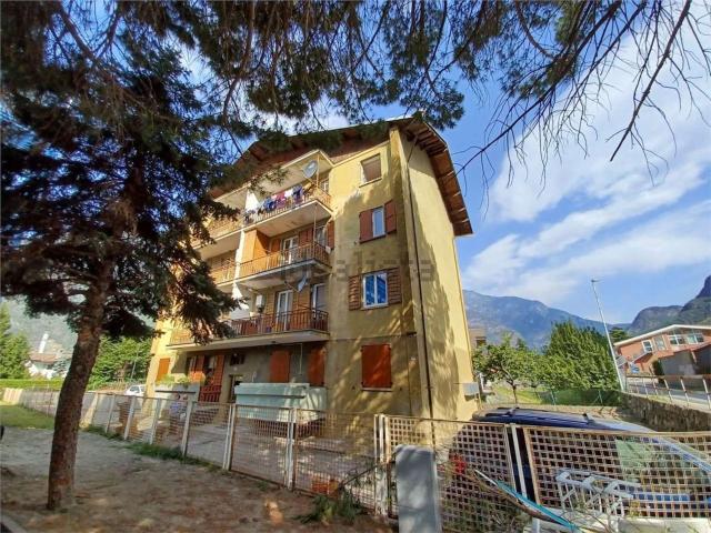 Appartamento in vendita di 81 m² in Via Circonvallazione, 64