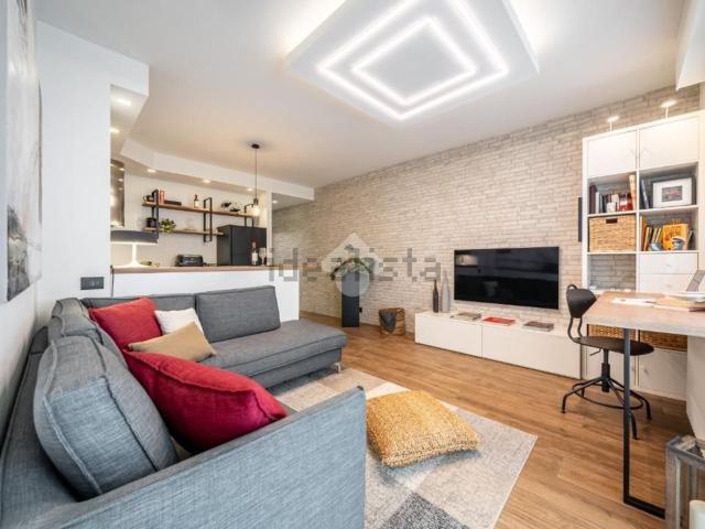Appartamento in vendita di 81 m² in Via dei Patrioti, 1