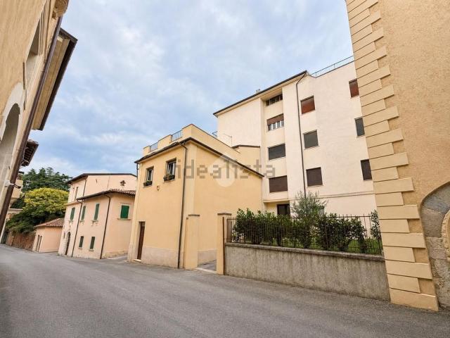 Appartamento in vendita di 81 m² in Via Fortebraccio, 97