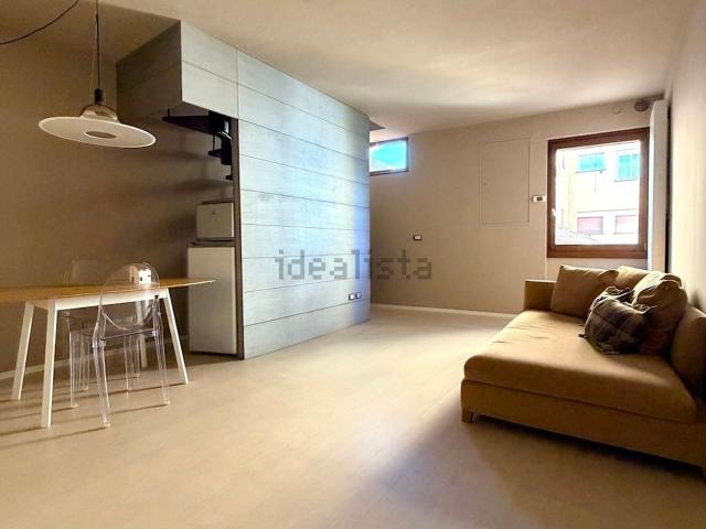 Appartamento in vendita di 81 m² in Via Francesco Mantica, 2