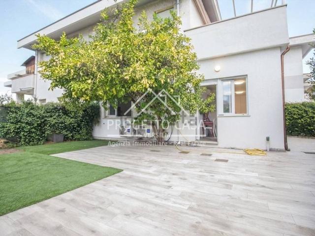 Appartamento in vendita di 81 m² in Via Lelio Giusti