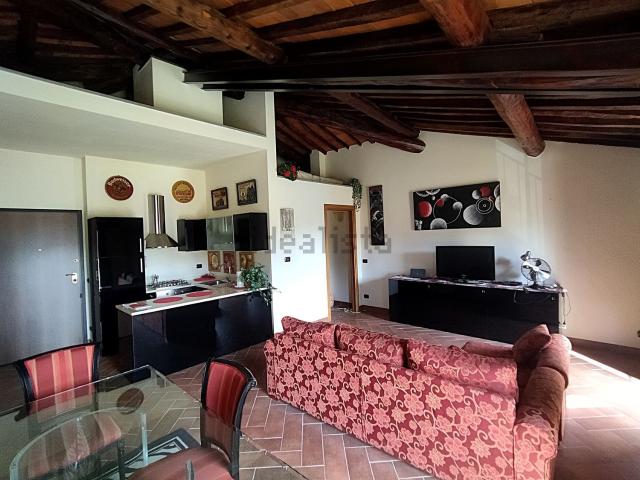 Appartamento in vendita di 81 m² in Via Lucca Camaiore Viareggio, 79