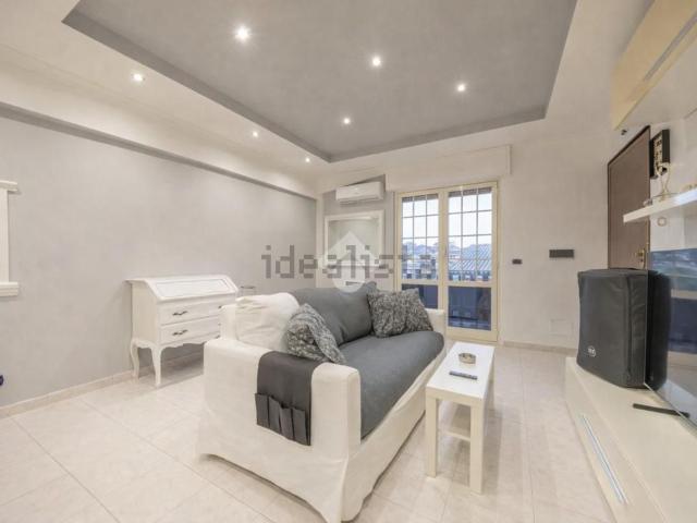 Appartamento in vendita di 81 m² in Via Mesoraca, 1842