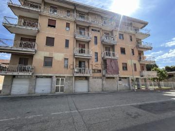 Appartamento in vendita di 81 m² in Via Roma, 21