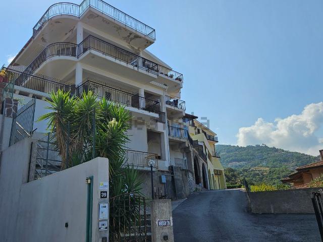 Appartamento in vendita di 81 m² in Via Schino, 8