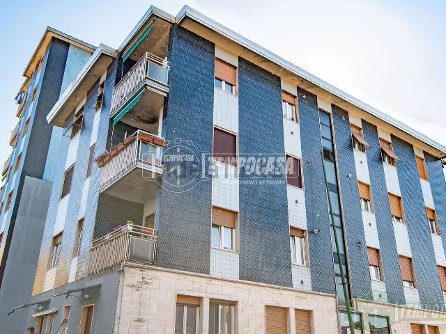 Appartamento in vendita di 81 m² in Via San Maurizio Al Lambro, 28