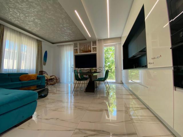 Appartamento in vendita di 81 m² in Viale Ferrara, 10