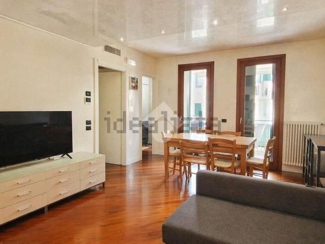 Appartamento in vendita di 81 m² in Viale G. Lacchin, 65