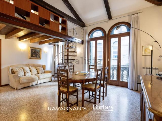 Appartamento in vendita di 82 m² in Sestiere Dorsoduro, 2695