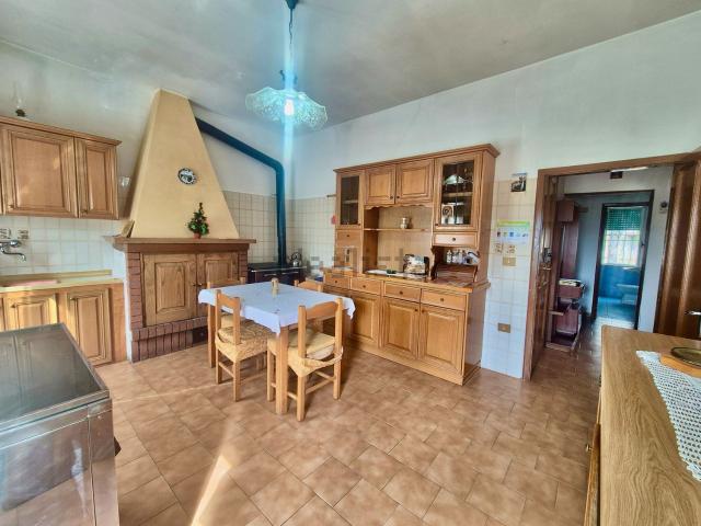 Appartamento in vendita di 82 m² in Via Cesare Battisti