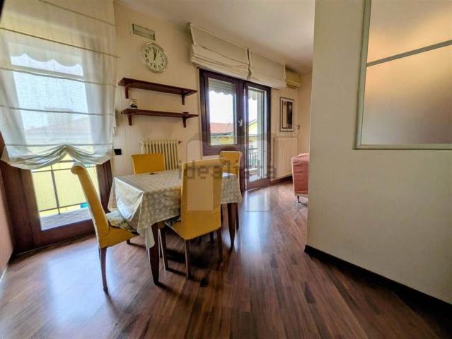 Appartamento in vendita di 82 m² in Via Cesare Rossarol