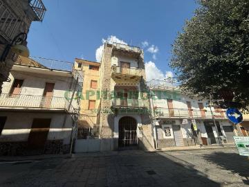 Appartamento in vendita di 82 m² in Via D&apos Andrea
