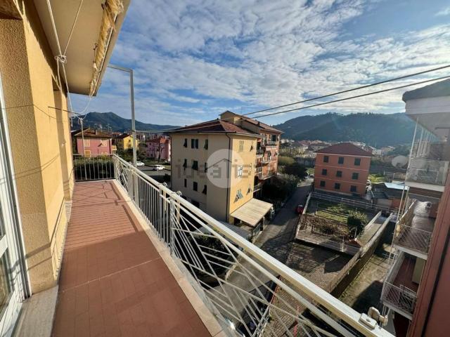 Appartamento in vendita di 82 m² in Via G. Latiro, 4