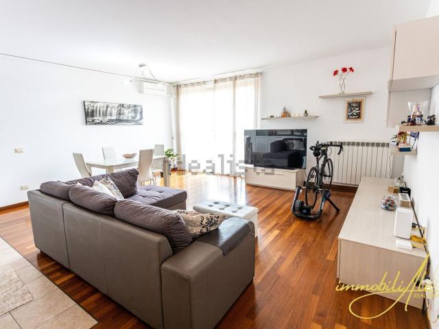 Appartamento in vendita di 82 m² in Via Massimo D&apos Azeglio, 55