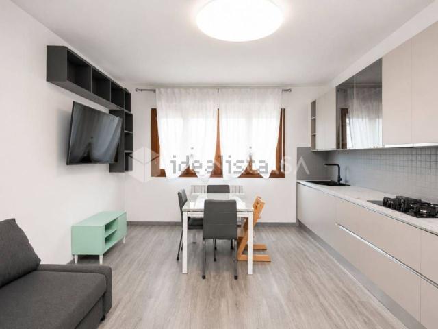 Appartamento in vendita di 82 m² in Via Stelloni Levante, 26